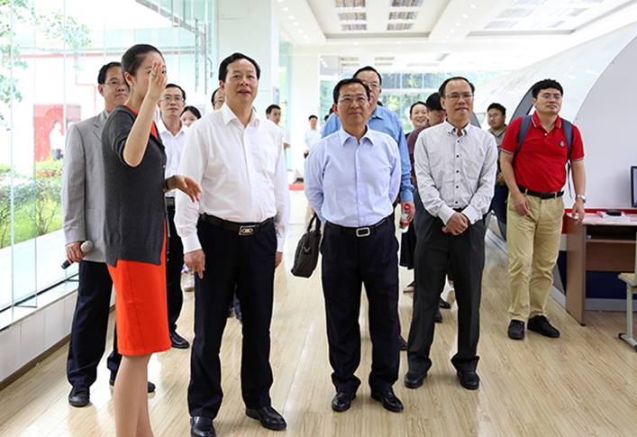 参观旅航学院2